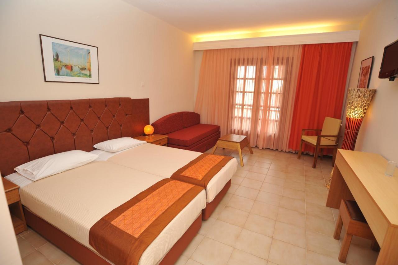 Xenios Possidi Paradise Hotel Buitenkant foto